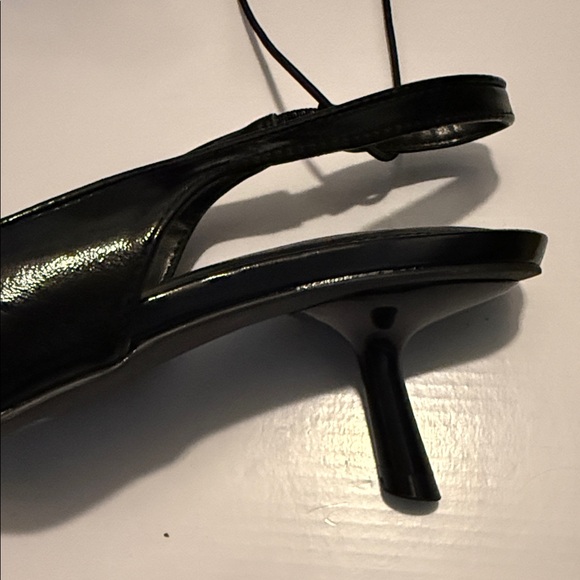 Worthington Black Pointed Toe Slingback Kitten Heels - Picture 5 of 11